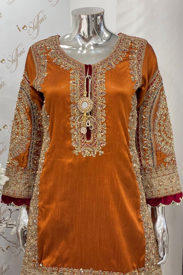 Abru mother and daughter 3 piece mehndi suit - Image 4