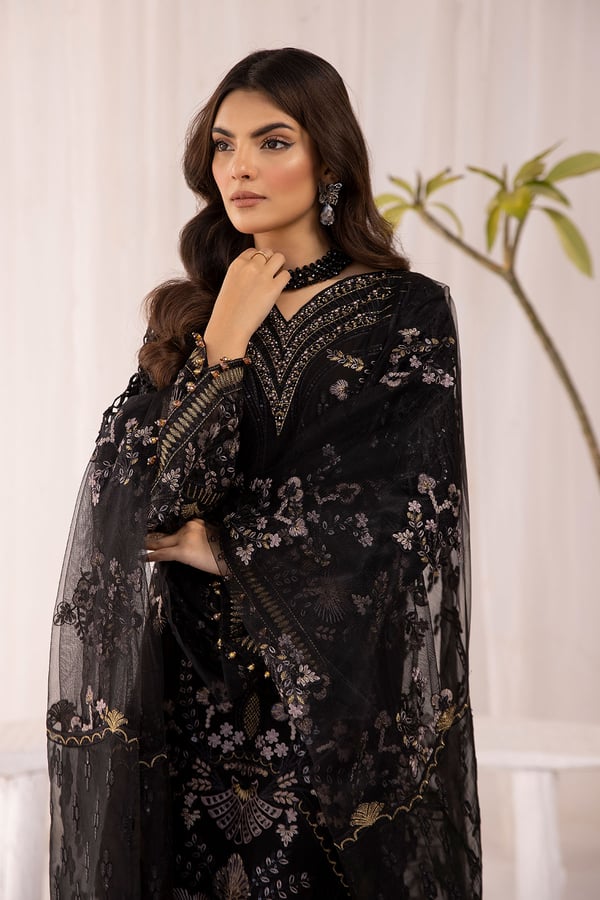 Sienna luxury collection 3 piece embroidered suit - Image 3