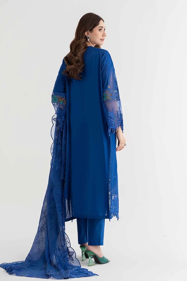 Larmina lawn collection 3 piece embroidered suit - Image 3