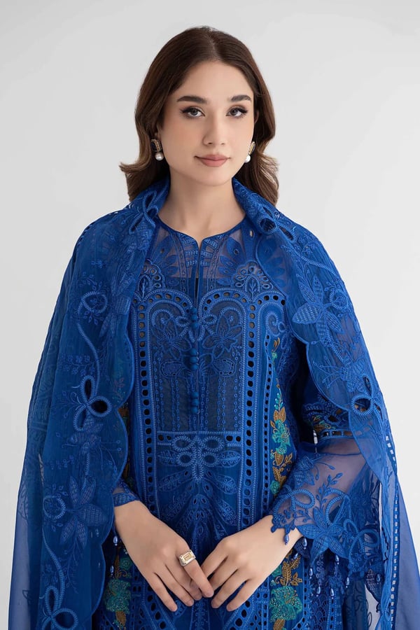 Larmina lawn collection 3 piece embroidered suit - Image 5