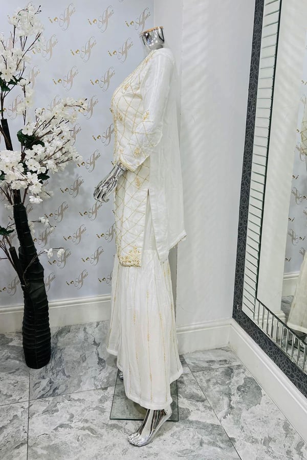 Amreen wedding collection 3 piece gharara suit - Image 3