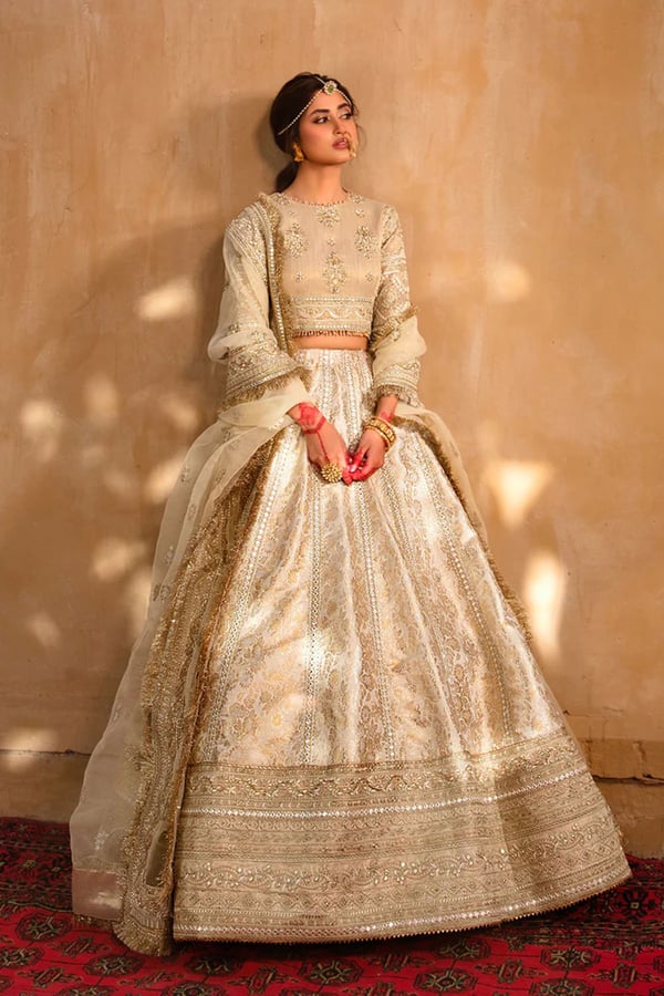 Afiya collection 3 piece embroidered lengha choli - Gold, Large