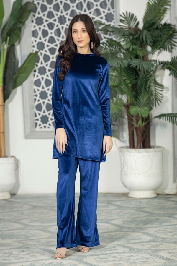 Classic velvet co-ord set - Image 7