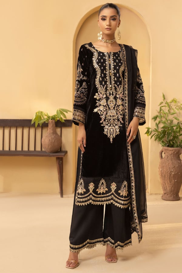 Zebaish velvet collection 3 piece embroidered suit - Black, Large
