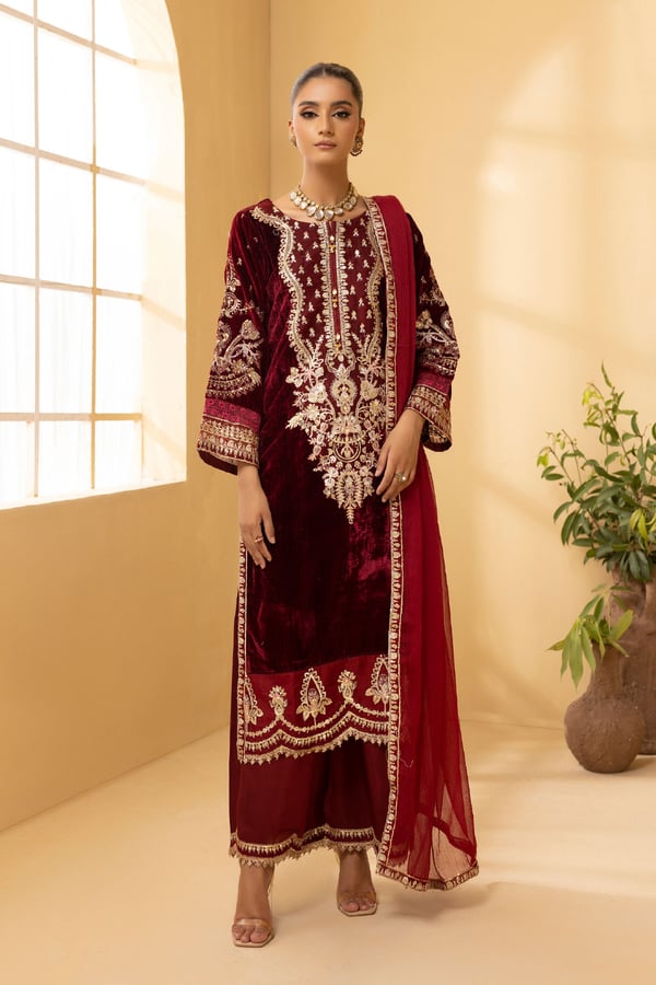 Zebaish velvet collection 3 piece embroidered suit - Maroon, Large