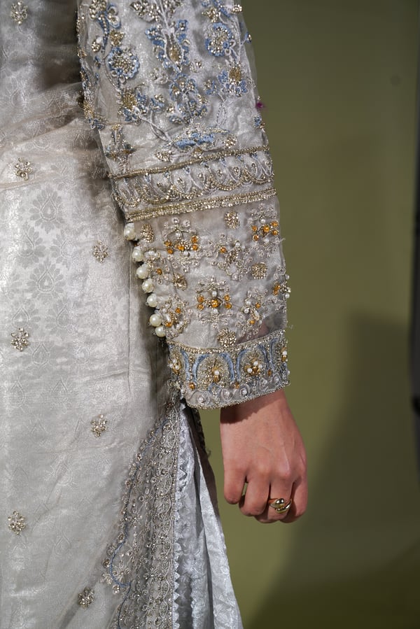 Aik wedding collection 3 piece embroidered suit - Image 9