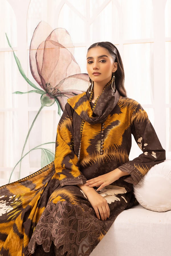 Aura luxe collection 3 piece printed khaddar suit - Image 3