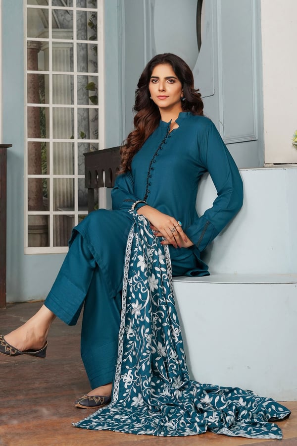 Neelam collection 3 piece suit with embroidered shawl - Image 4