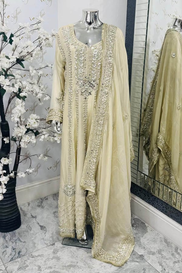 Sandali luxe collection 3 piece embroidered suit