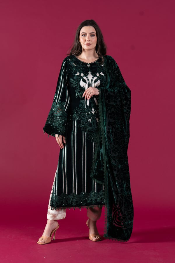 Maria b Neylam velvet embroidered 3 piece suit - Image 2