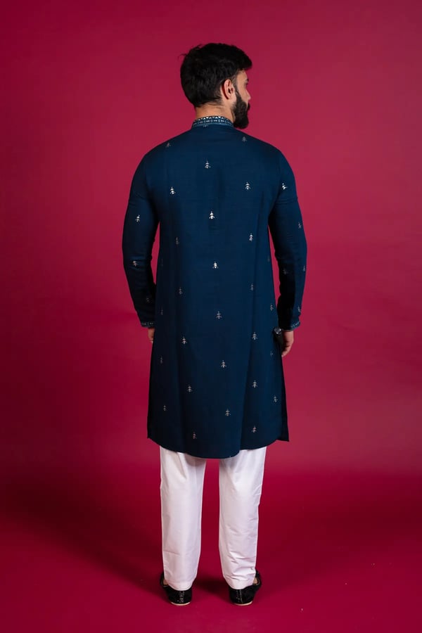 Men's embroidered kurta pyjama - Image 3