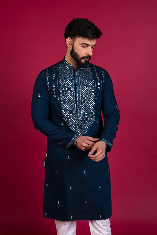 Men's embroidered kurta pyjama - Image 4