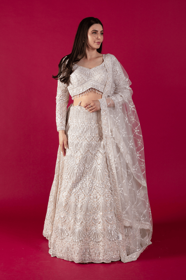 Graceful 3 piece net lehnga choli