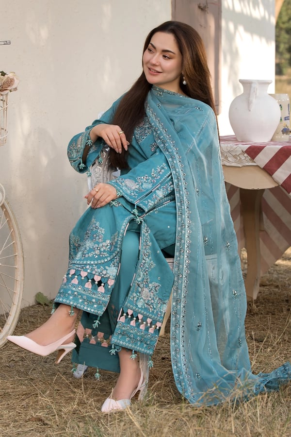 Hania Amir elegant Eid 2025 3 piece jacquard collection - Image 5