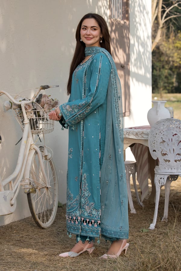 Hania Amir elegant Eid 2025 3 piece jacquard collection - Image 4