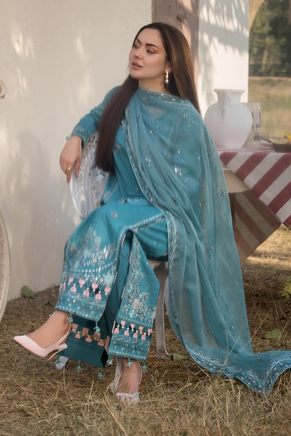 Hania Amir elegant Eid 2025 3 piece jacquard collection - Image 6