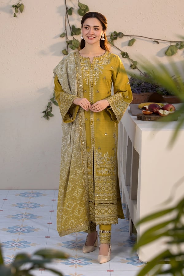 Hania Amir deluxe Eid 2025 3 piece jacquard collection