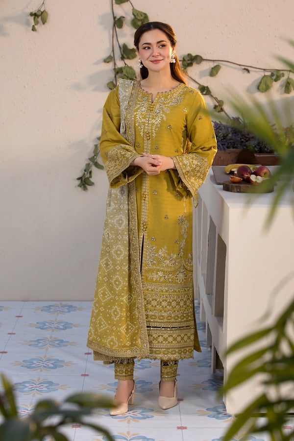 Hania Amir deluxe Eid 2025 3 piece jacquard collection - Image 2