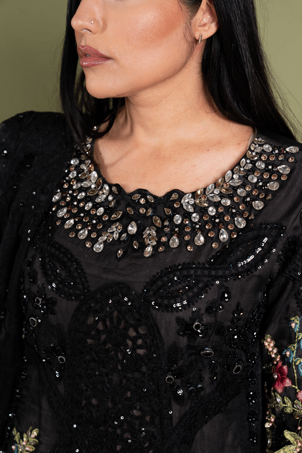 Maria B wedding collection 3 piece embroidered suit - Image 7