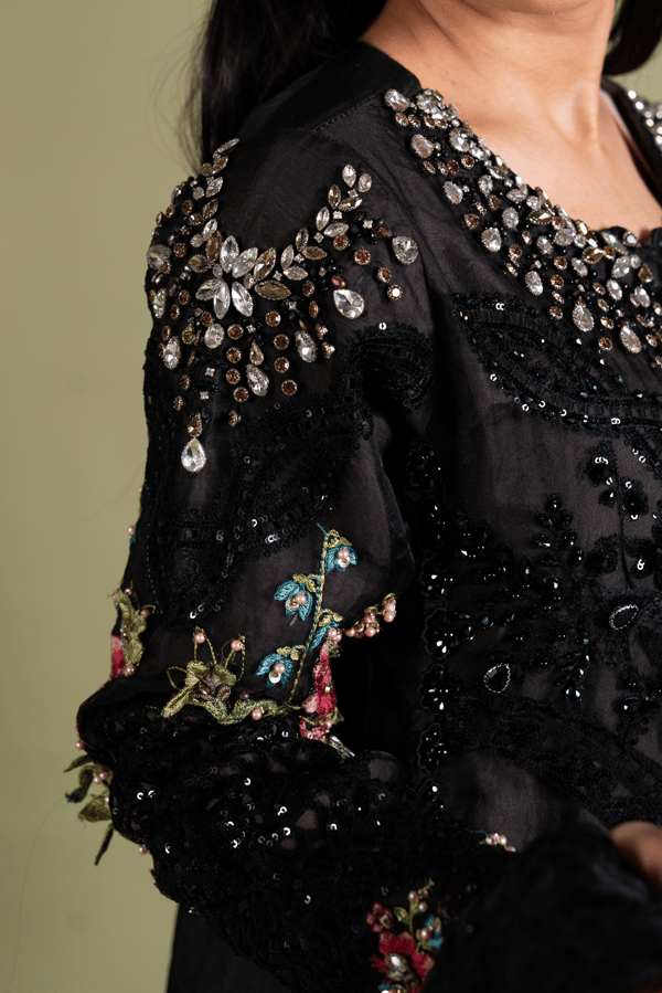 Maria B wedding collection 3 piece embroidered suit - Image 9