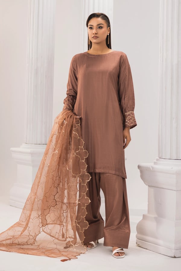 Shiffonz timeless Eid 2025 3 piece farshi shalwar suit