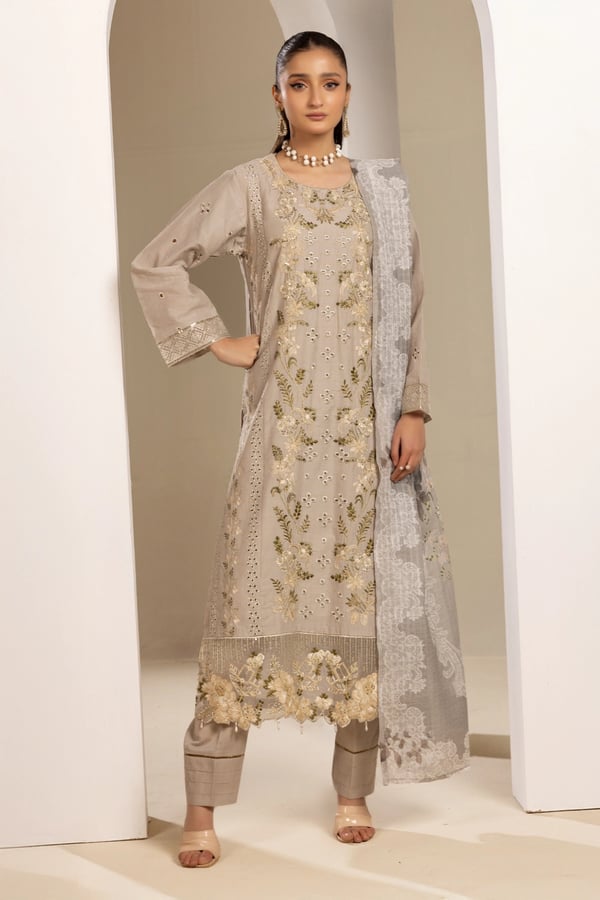 Senorita luxe Eid 2025 3 piece majestic suit