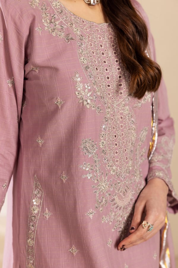Senorita luxe Eid 2025 3 piece stylish suit - Image 6