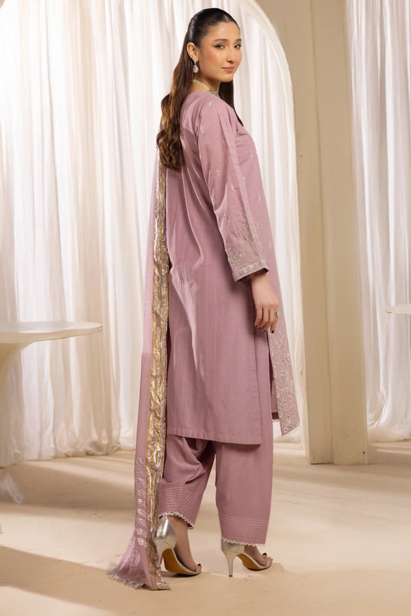 Senorita luxe Eid 2025 3 piece stylish suit - Image 3