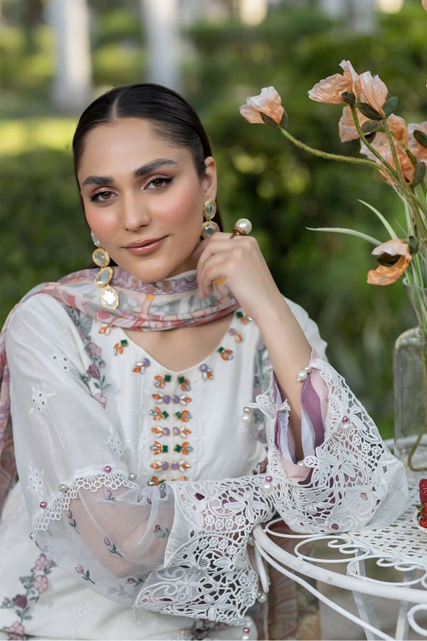 Ivana 3 piece luxury chikankari lawn Eid collection - Image 5