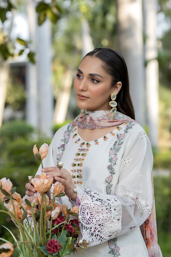 Ivana 3 piece luxury chikankari lawn Eid collection - Image 4