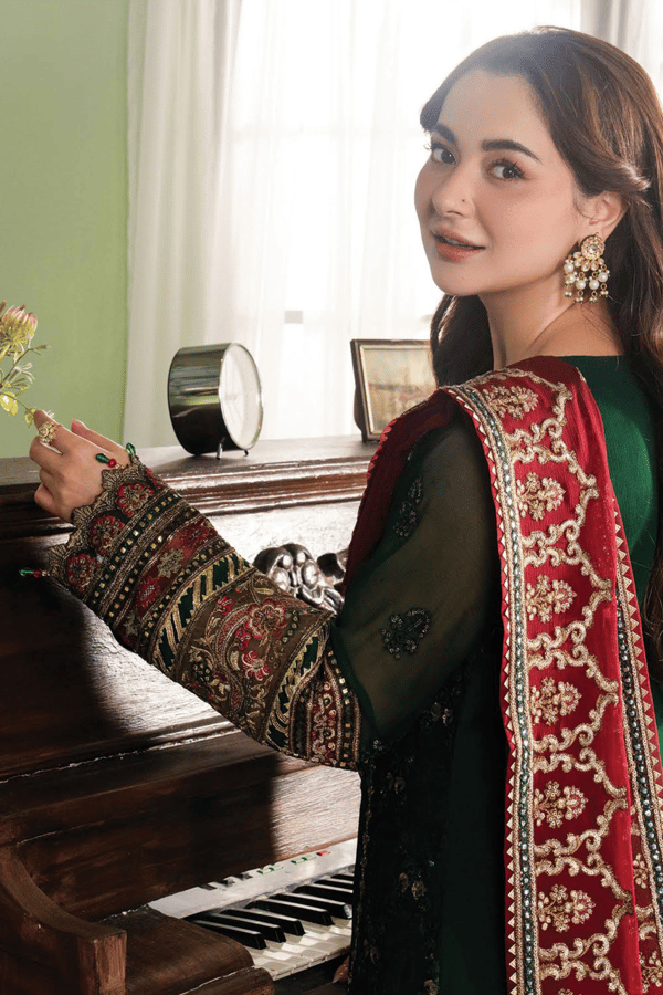 Hania Amir collection 3 piece Nafay embroidered suit - Image 4
