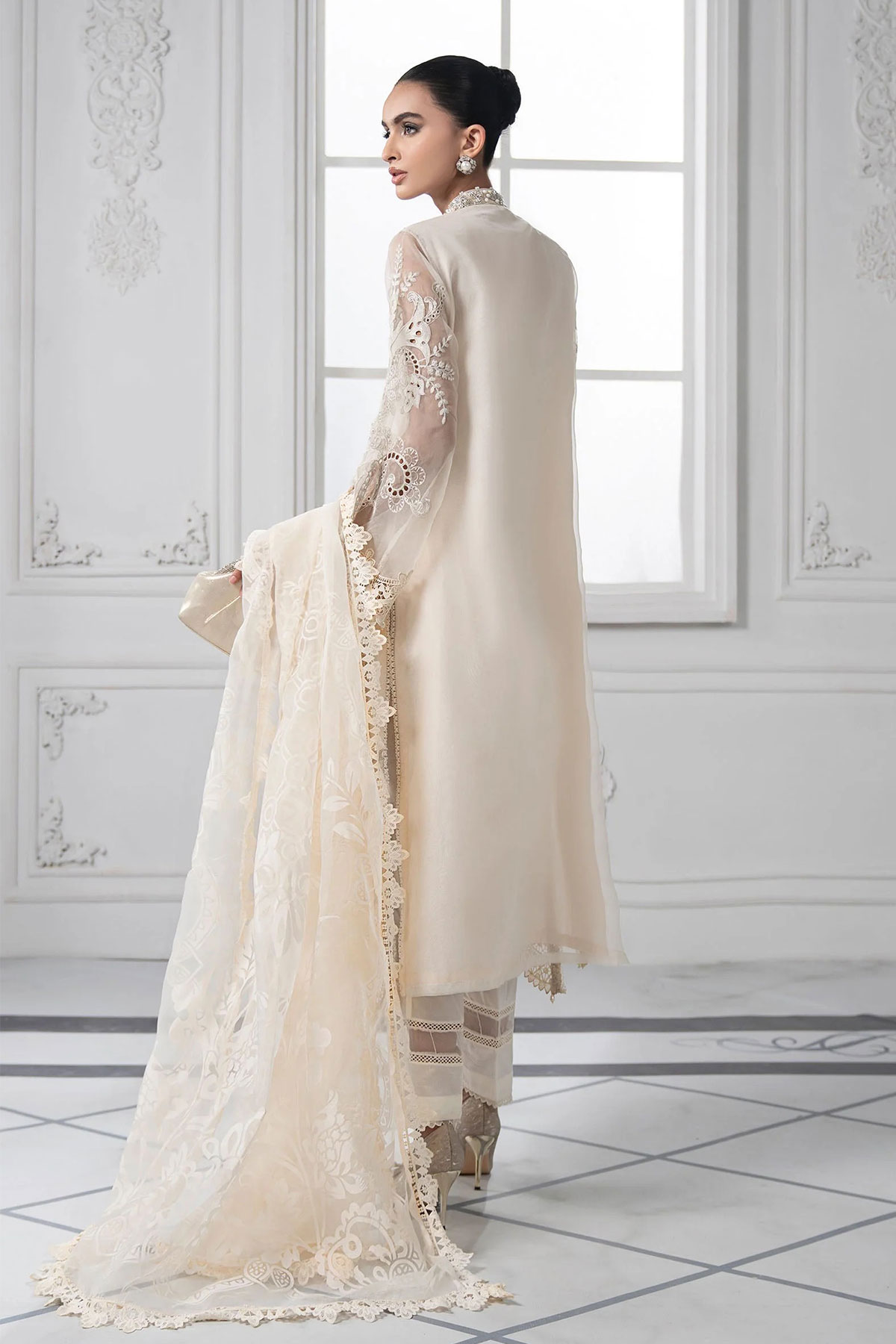 Arsh luxe collection 3 piece luxury organza embroidered suit - Image 3