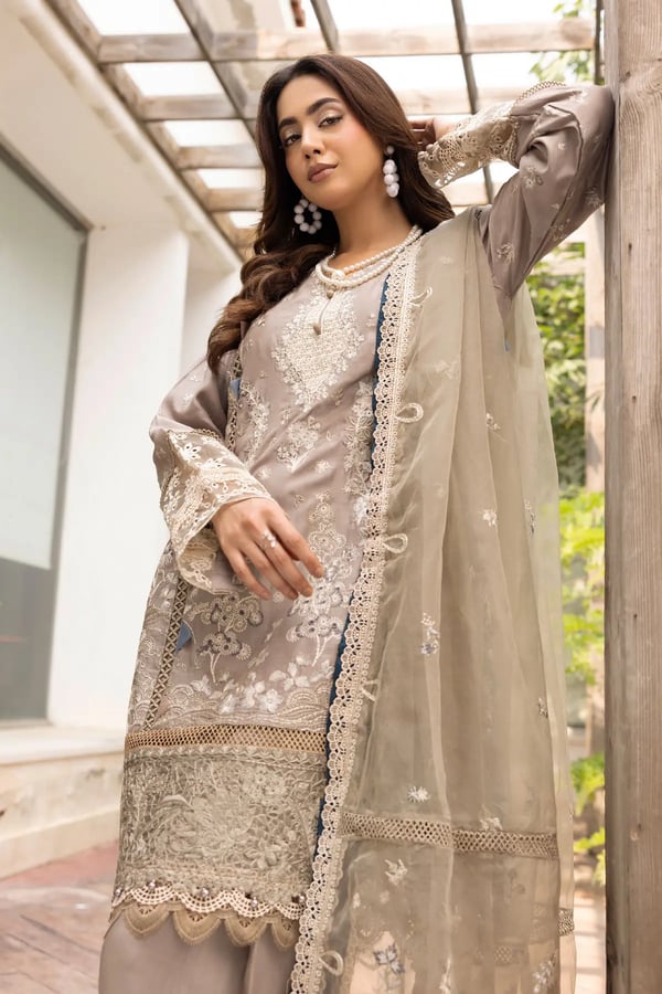 Ivana premium mother and daughter 3 piece farshi shalwar collection - Image 4