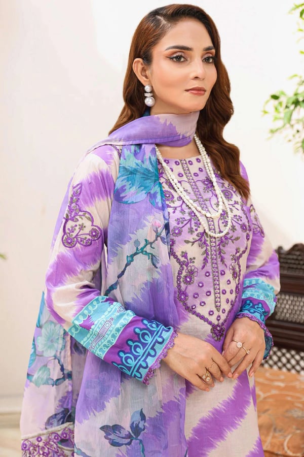 Aghaze Noor collection 3 piece tulip shalwar suit - Image 3