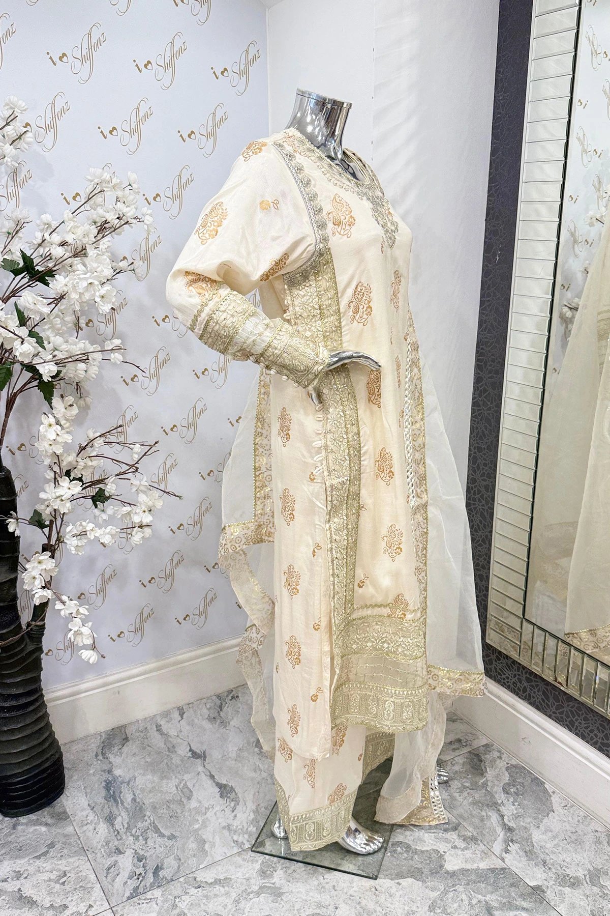 Shabana luxe collection 3 piece banarasi suit - Image 3