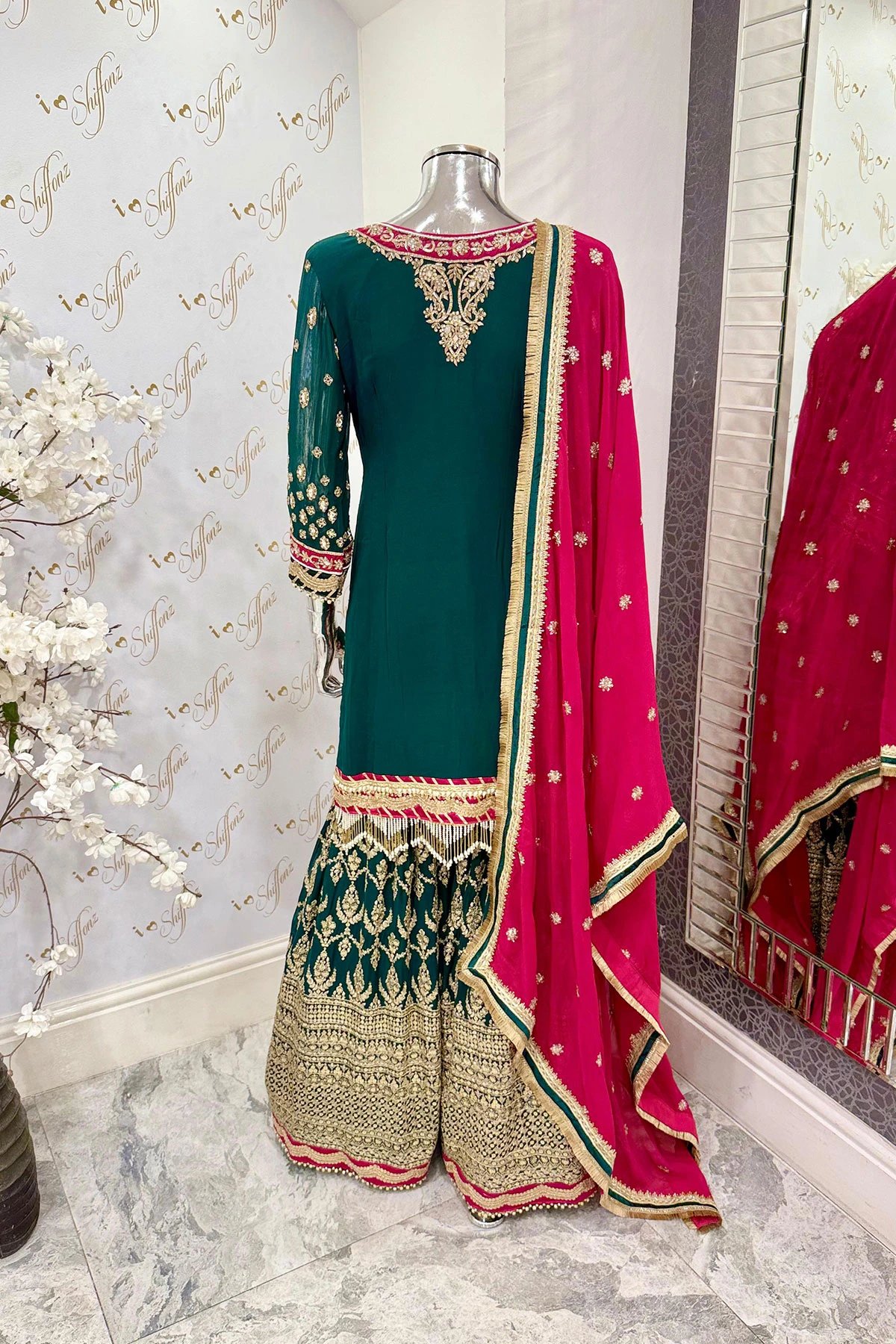 Zavia premium collection 3 piece gharara suit - Image 3