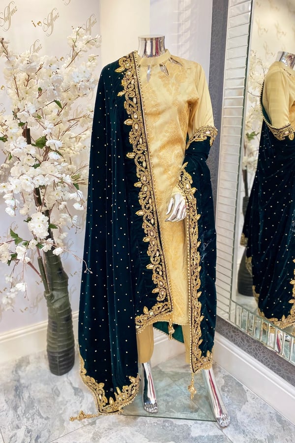 Luxury embroidered velvet shawl - DGREEN, FREE SIZE