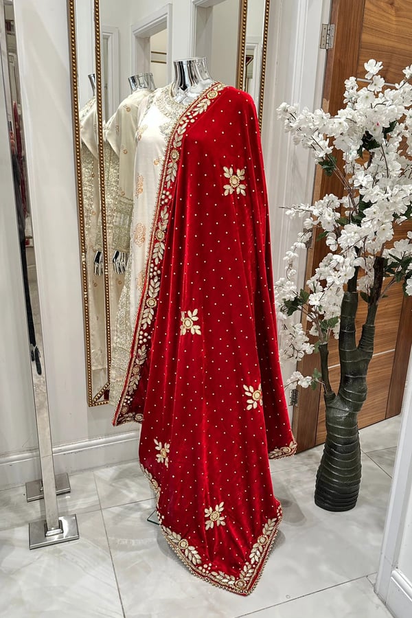 Velvet shawl with heavy border - Red, FS