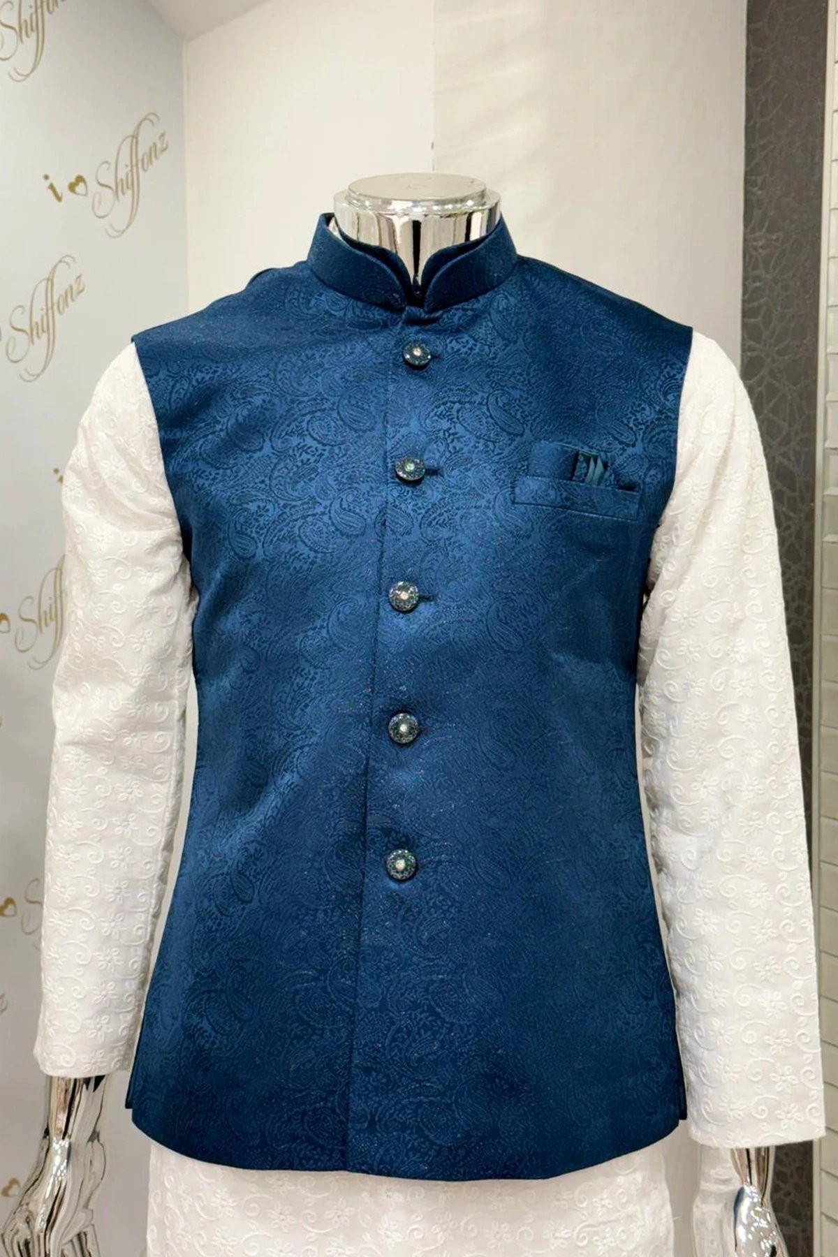 Men's formal brocade waistcoat - Image 2