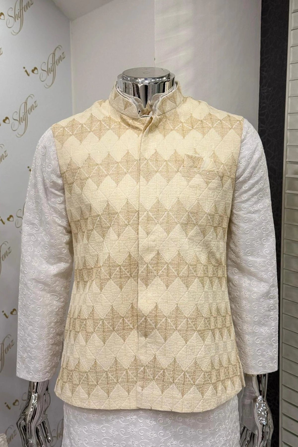 Men's thread work embroidered waistcoat - Image 2