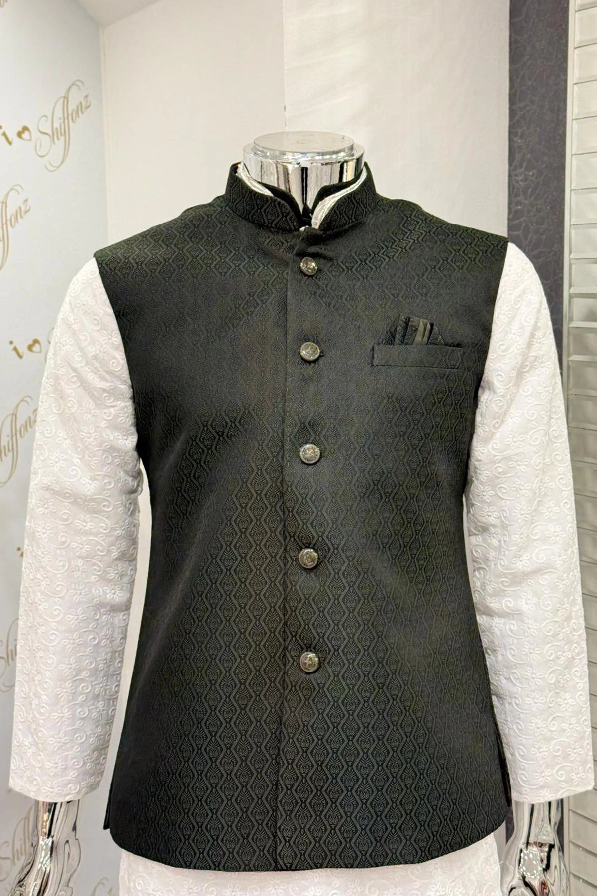 Men's waistcoat in brocade - Image 2