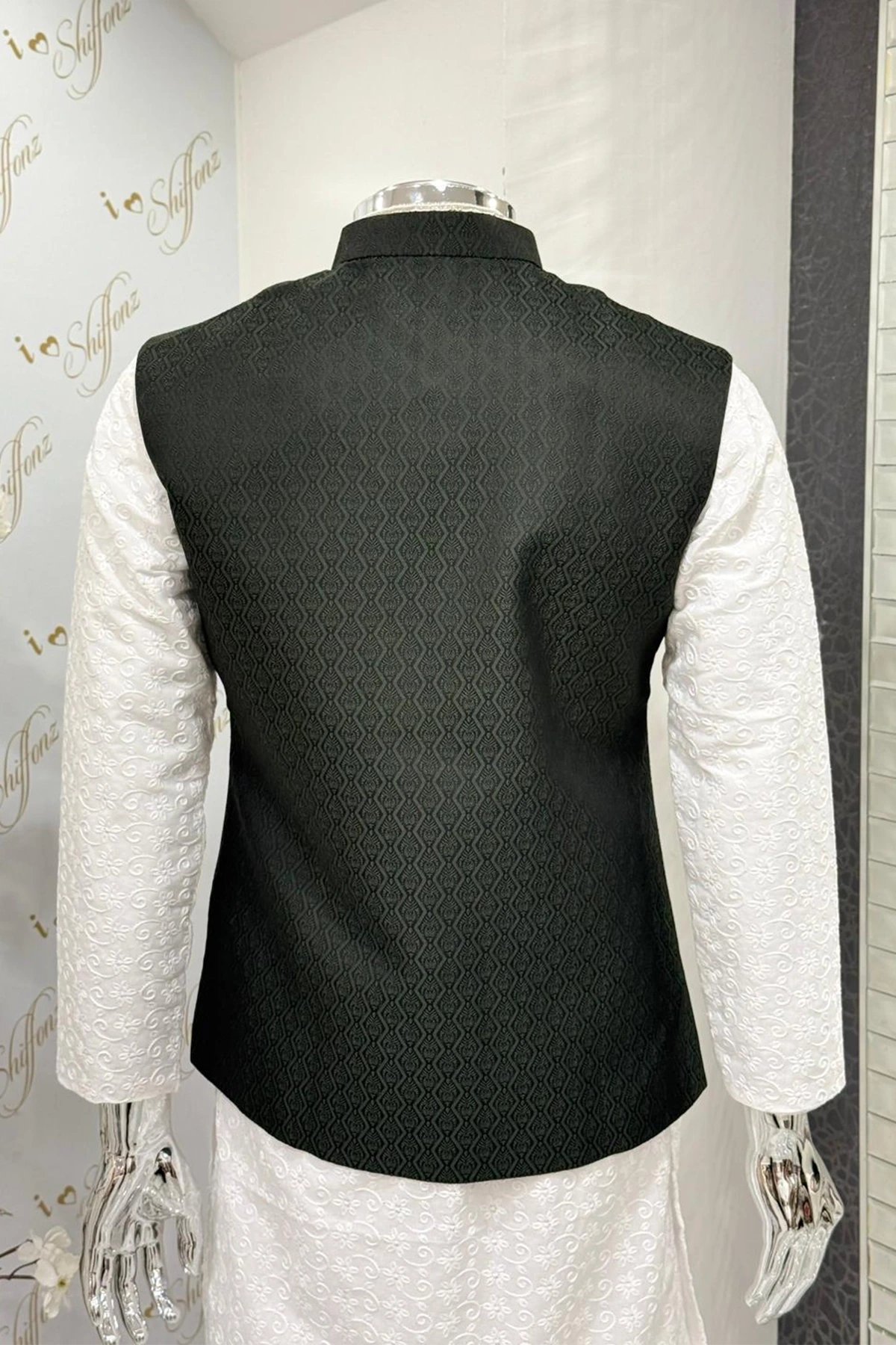 Men's waistcoat in brocade - Image 3
