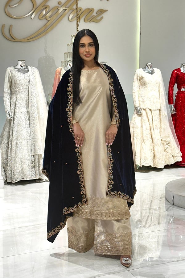 Velvet luxe shawl with heavy border - Navy, FREE SIZE