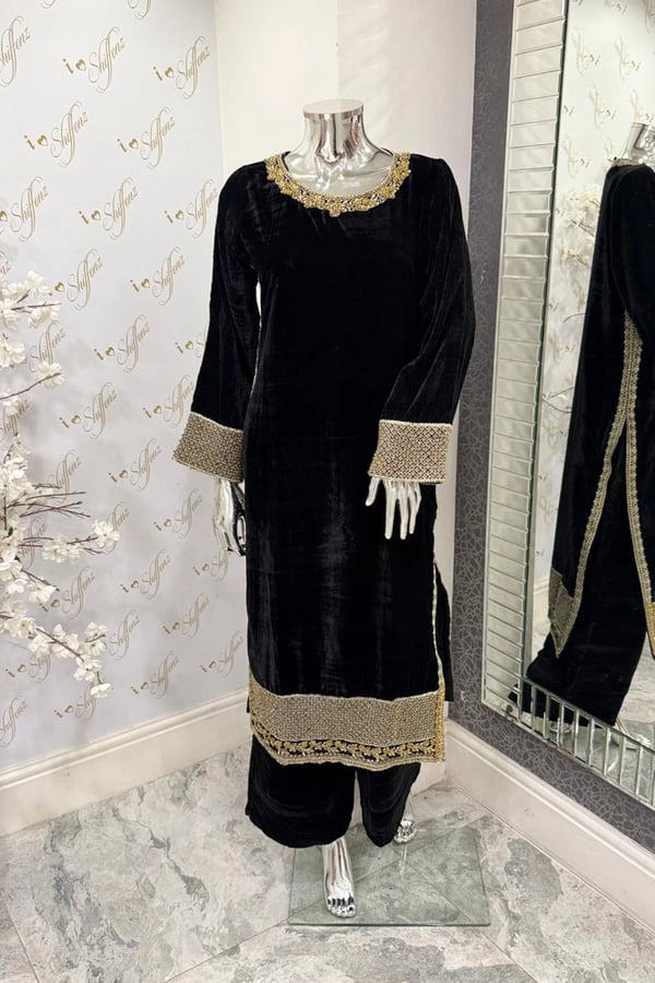 Shiffonz 2 piece velvet co-ord set