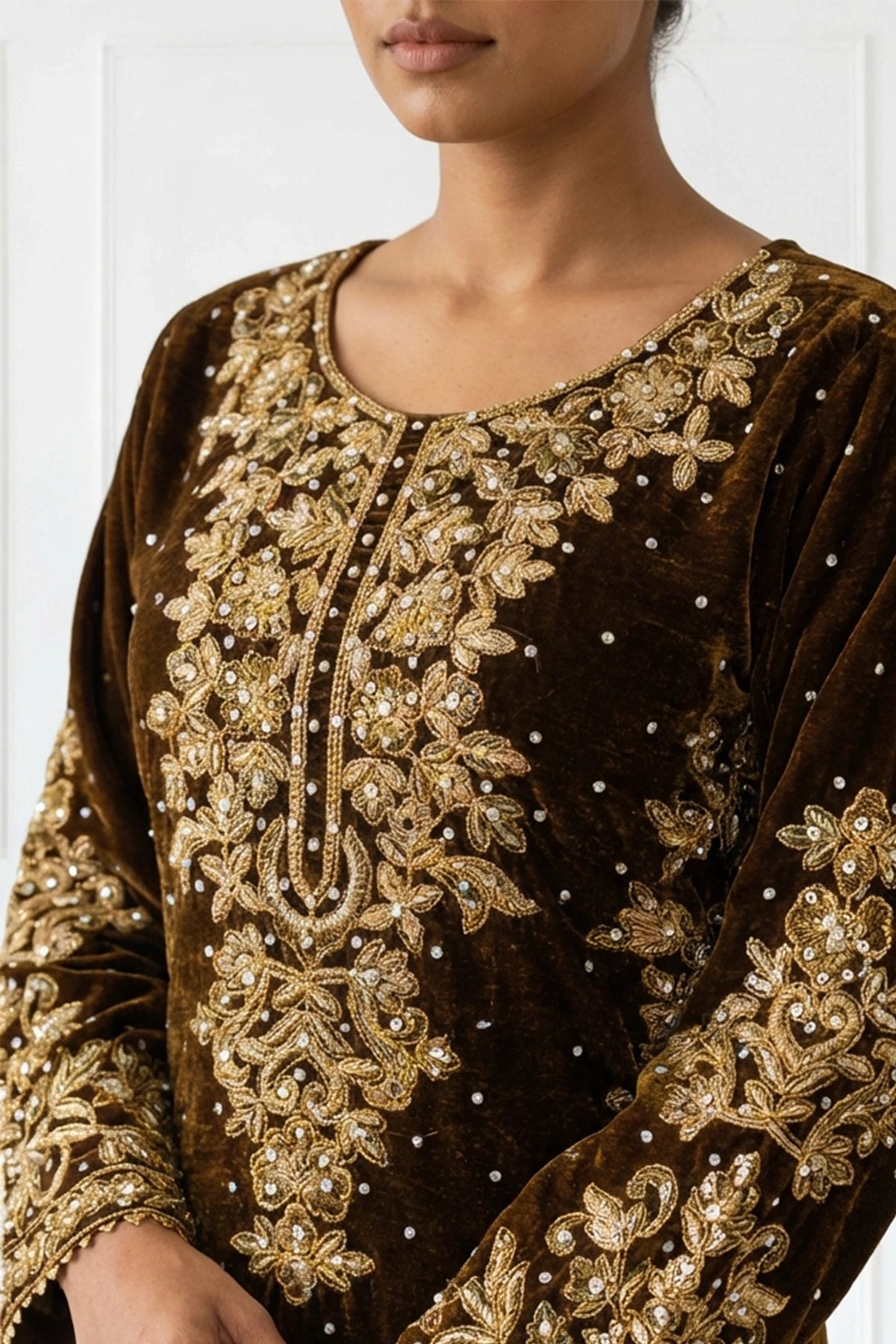 Aya premium velvet collection 3 piece suit - Image 3