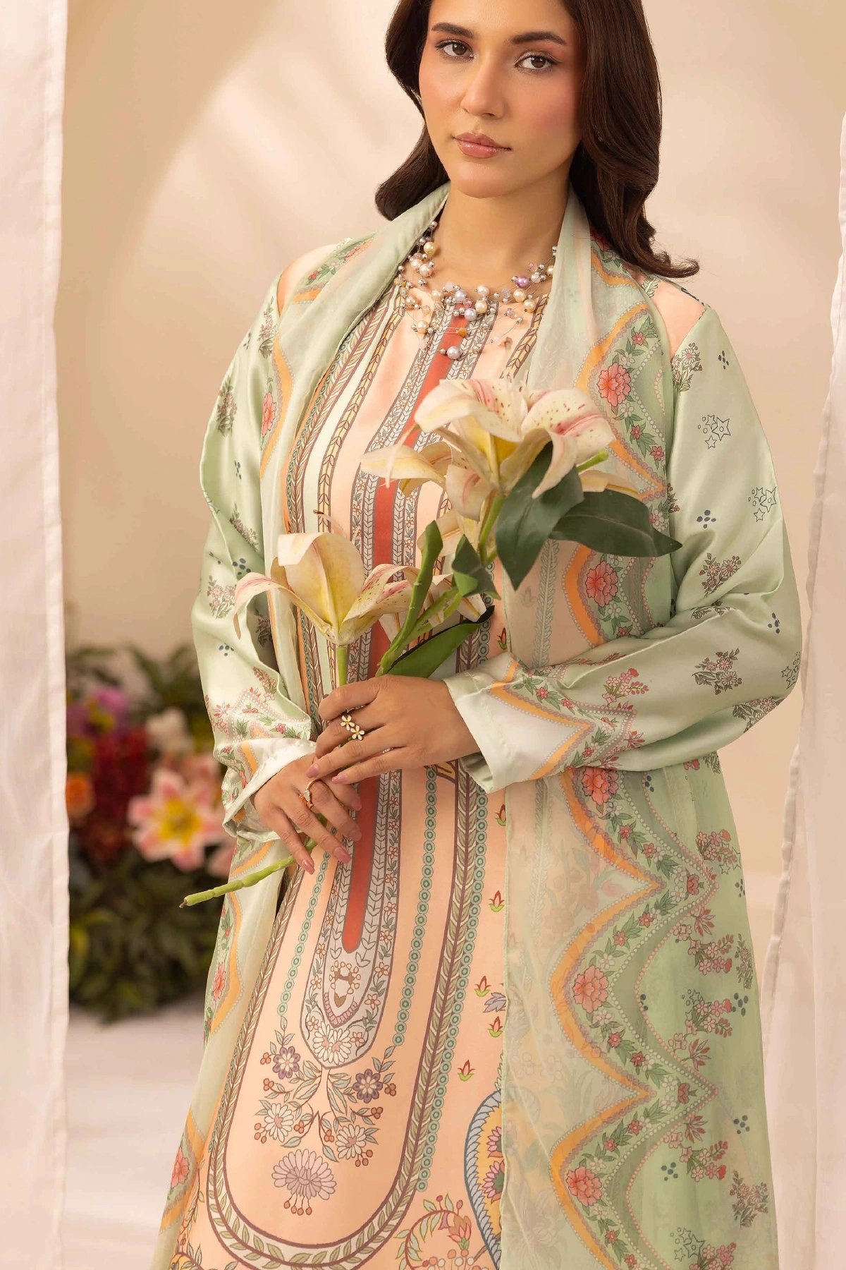 Silk printed collection 3 piece mother and daughter suit - Image 4