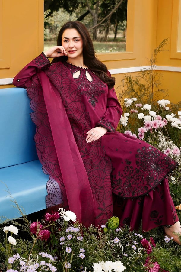 hania amir dress design Hania Amir in Azalea Shirt and Dupatta