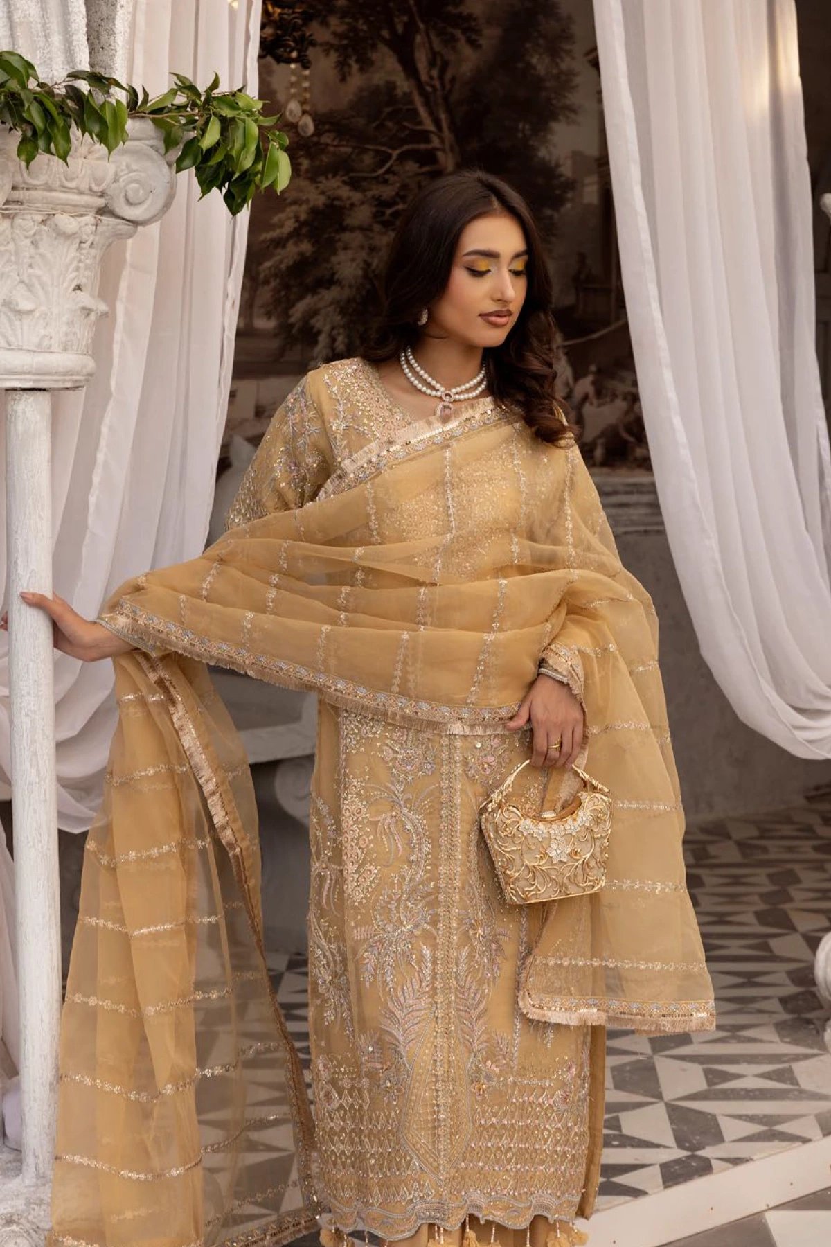 Zikr-e-Yaar 3 piece luxe embroidered collection - Image 4