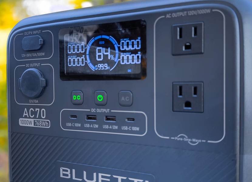 Front of the power station with the DC inputs turned on.