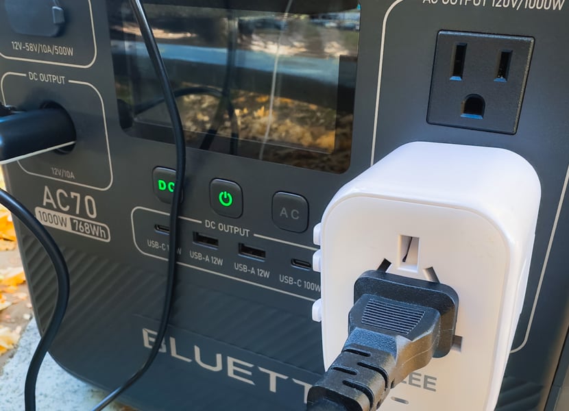 Devices plugged into the power station.
